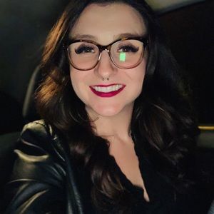 Meet your Posher, Alecia